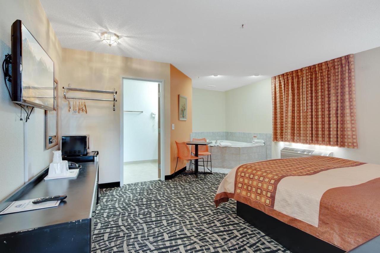 Americas Quality Inn & Suites - Finlayson エクステリア 写真